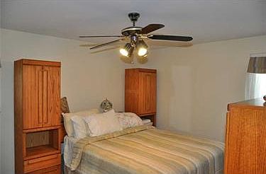 5th image of 6027 Oak Park Dr