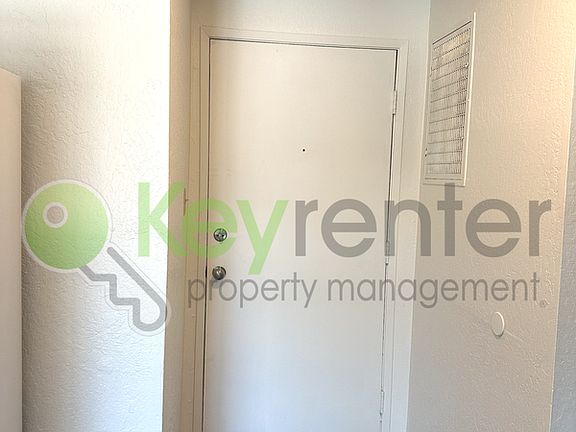 3rd image of 2320 P St APT 310