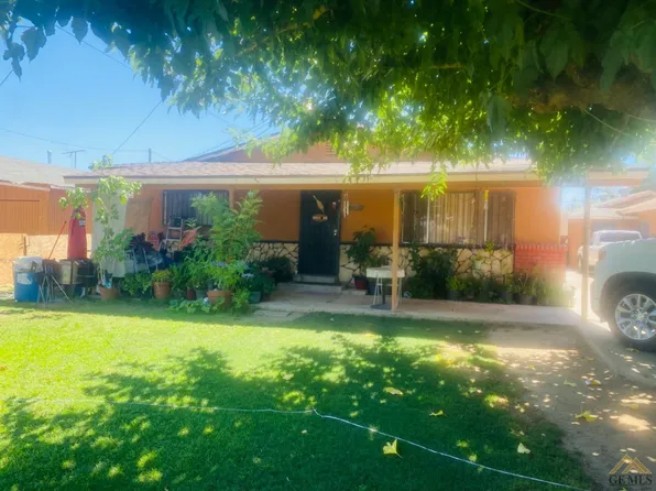 2102 Norwalk St, Delano, CA 93215