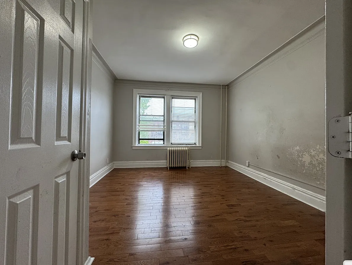 Building Photo - 93-95 Fairview Ave #D5