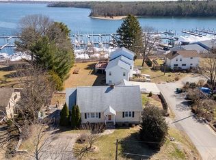 20 Blackmore St, Warwick, RI 02818