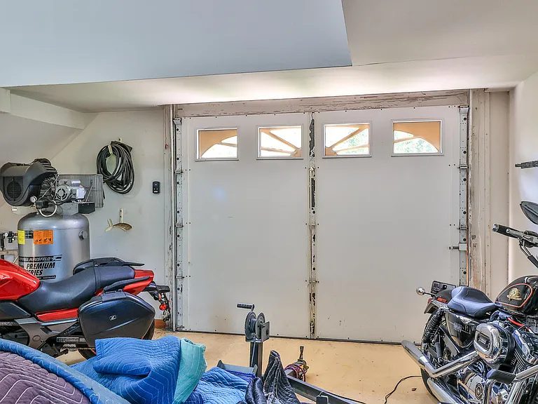 1807 Lindbergh Ln — Photo 52