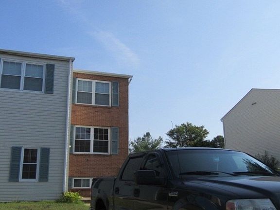 2nd image of 14 Halfpenny Ln