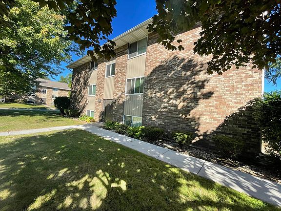 2nd image of 2820 Eldora Dr #2845-01