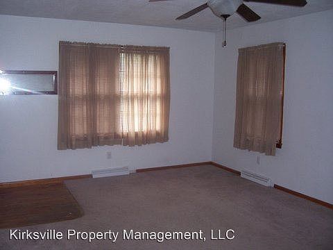 5th image of 1009 S Lewis St #1011