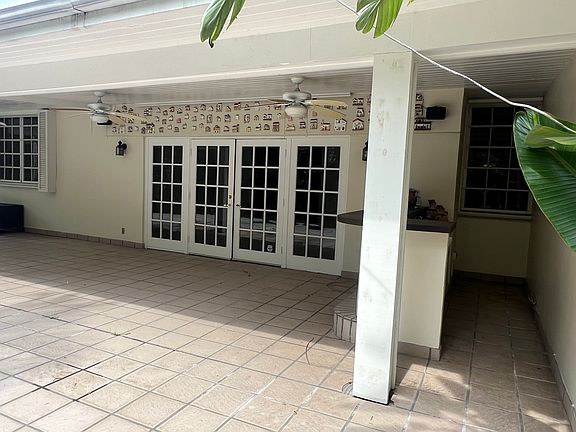 3rd image of 6304 Leonardo St