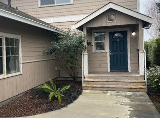 1860 Chanterelle Dr #B, McKinleyville, CA 95519