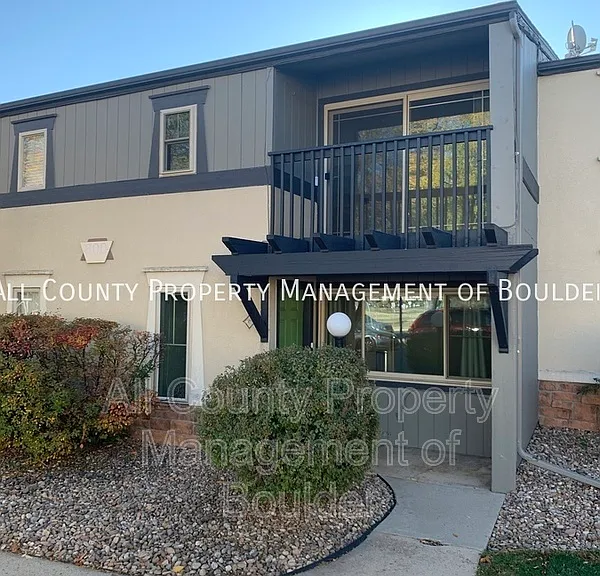 800 W Moorhead Cir #C — Photo 1
