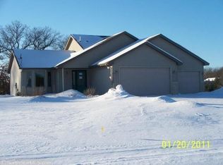 21540 Linnet St NW, Oak Grove, MN 55011