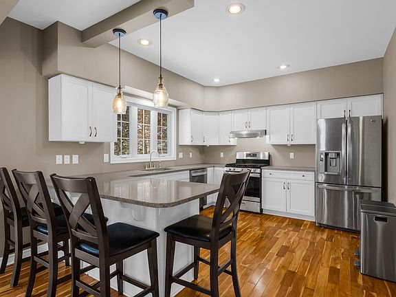 4th image of 5432 Ravenhurst Dr