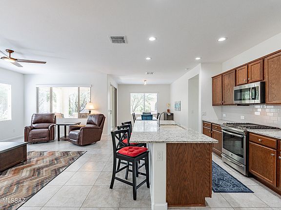 5th image of 1051 N Echo Ranch Dr