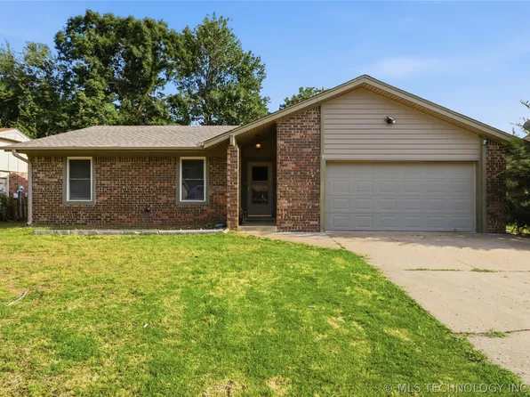 518 E E St, Jenks, OK 74037