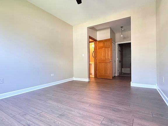 3rd image of 2437 Oneida Ln