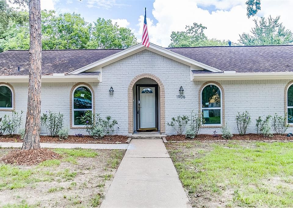 1st image of 1906 Aggie Ln