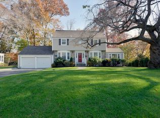 30 Livingston Rd, Scarsdale, NY 10583