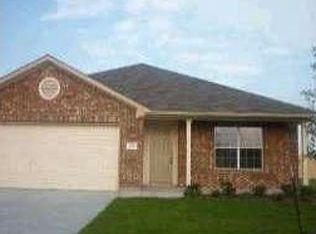 206 Hanstrom Dr, Hutto, TX 78634