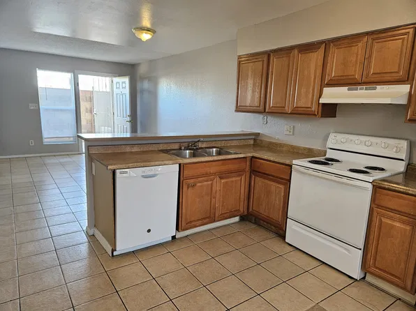 2426 E Waltann Ln, Phoenix, AZ 85032