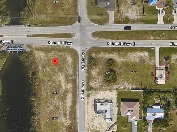 3rd image of 2326 NE 6th AVE