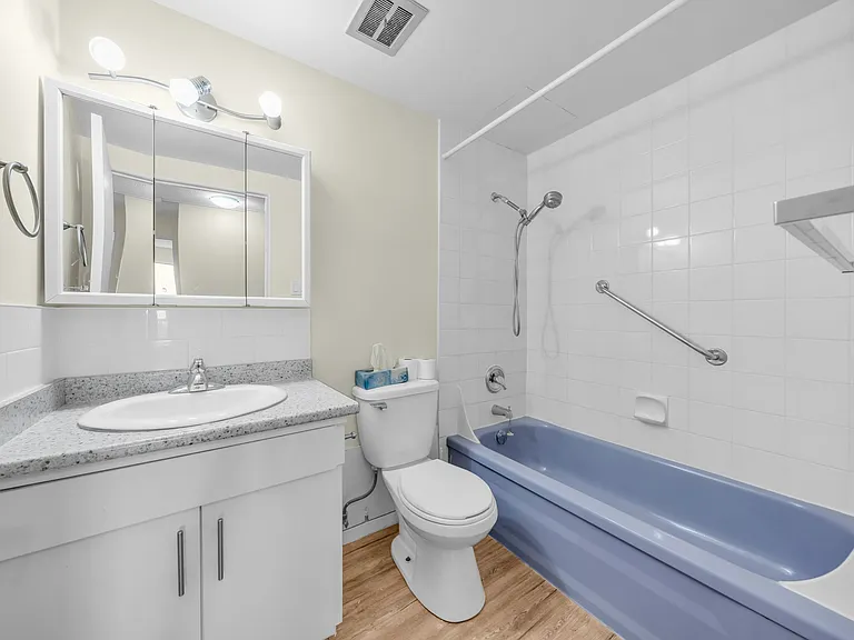 1655 Chesterfield Ave #206 — Photo 9