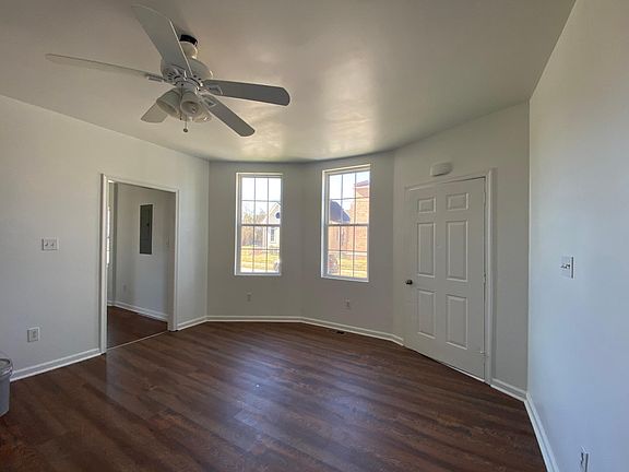 2nd image of 117 Poplar Ave #2