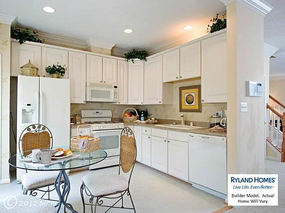 4th image of 630 Snowberry Way