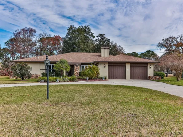 24 Pine St, Homosassa, FL 34446