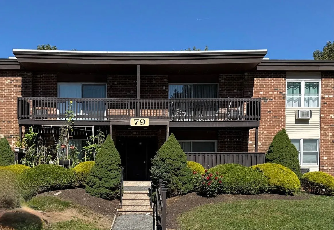 2 bed, 1.0 bath, 925 sqft, $2,150 — Photo 1