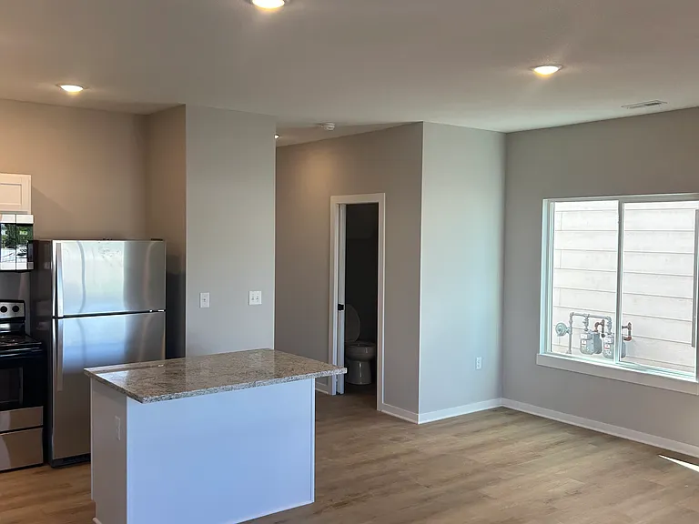 349 S Georgie Ave — Photo 3
