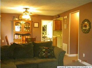 61 Perkiomen Ave, Staten Island, NY 10312