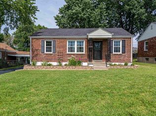 4345 Sunshine Dr, Saint Louis, MO 63116