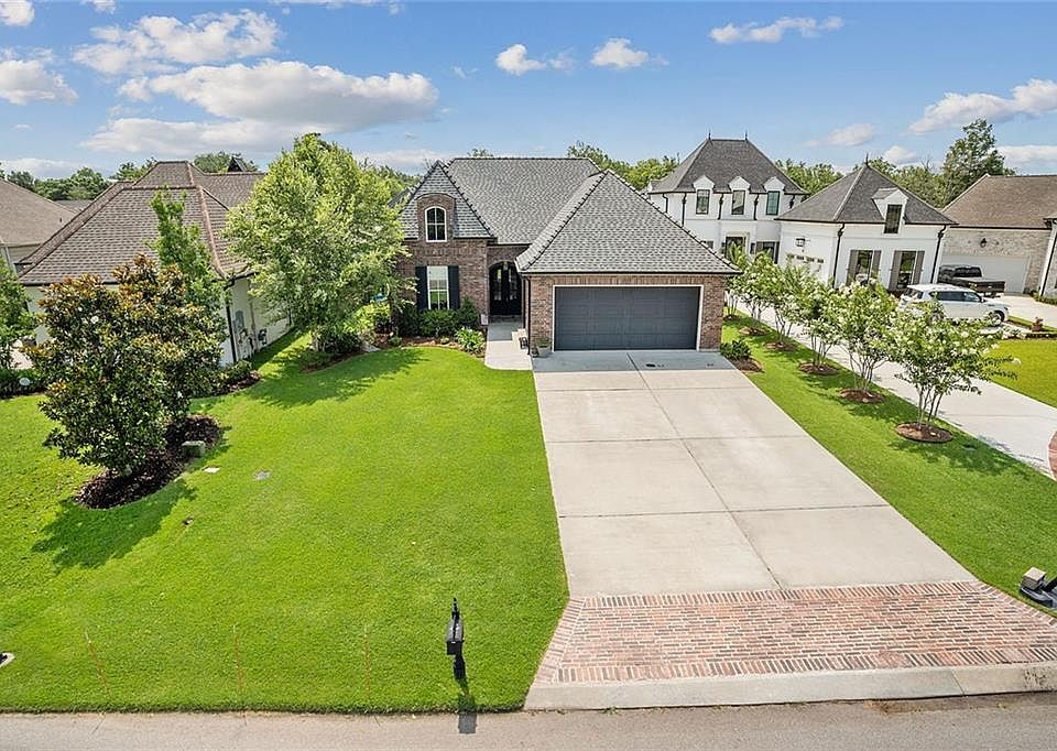 1st image of 113 Oak Park Ct