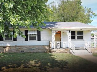 708 W 3rd St, Coffeyville, KS 67337