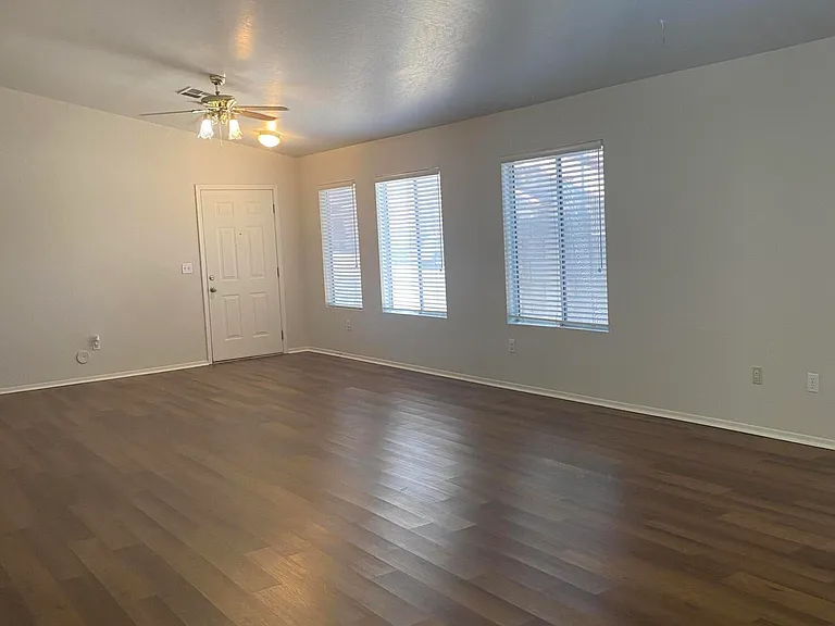 1704 E Pontiac Dr — Photo 3