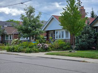 18 Fairside Ave, Toronto, ON M4C 3G9