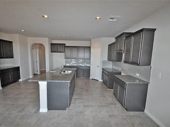 5th image of 3420 Sadie Dr
