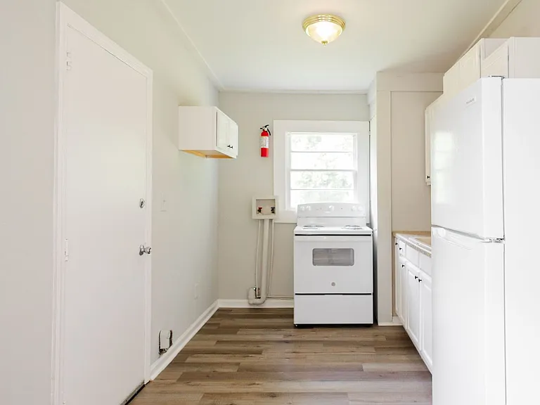 4170 Palace Ave — Photo 8