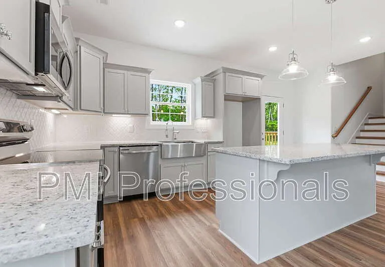 295 Spring St — Photo 11