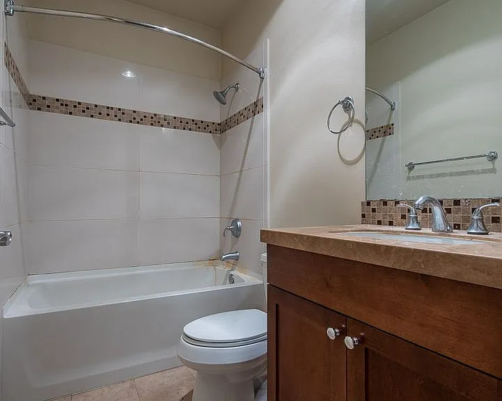 8535 Avondale Rd NE #A201 — Photo 11