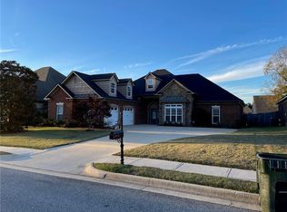 1726 Solamere Ct, Auburn, AL 36832