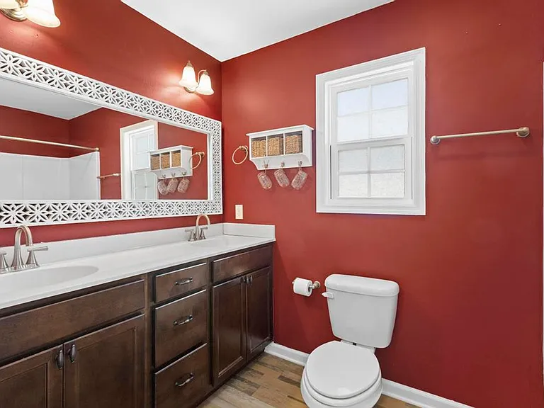 123A James Ave — Photo 16