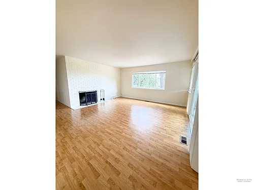 4 Davis Dr #A Photo 1