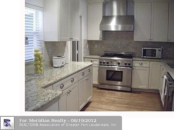 4th image of 2317 E Las Olas Blvd