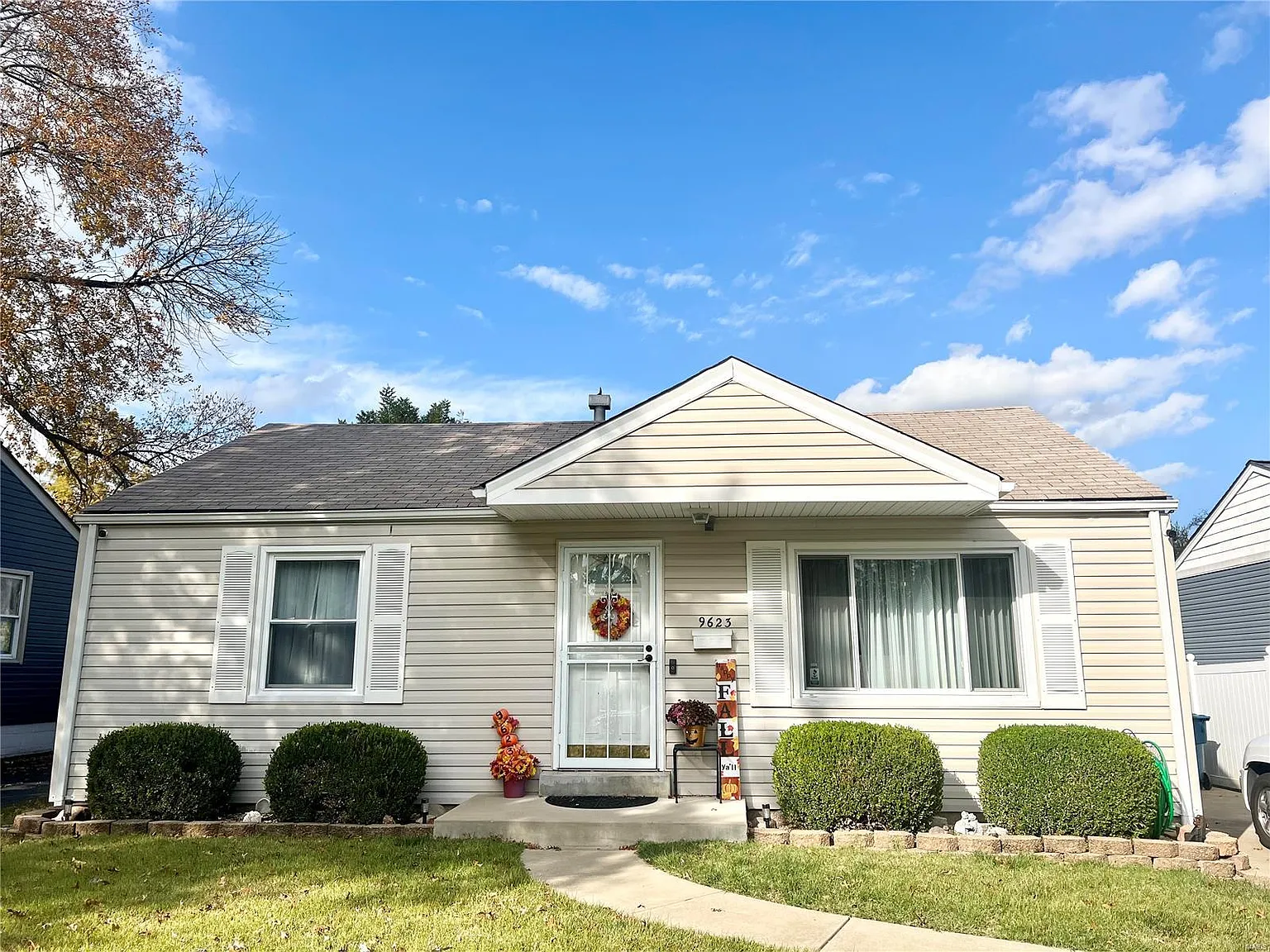 9623 Echo Ln photo 1