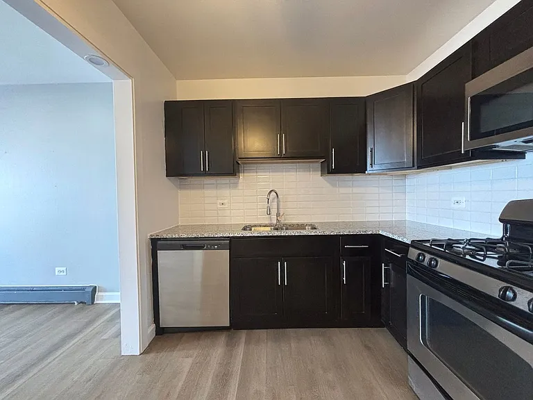Northgate Addison Apartments — Photo 11