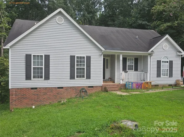 5716 Glenhill Ct, Charlotte, NC 28208