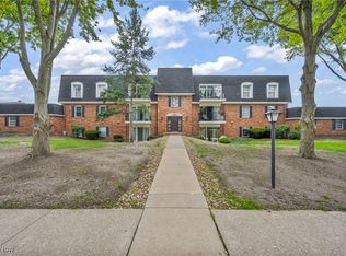 1900 King James Pkwy APT 204, Westlake, OH 44145