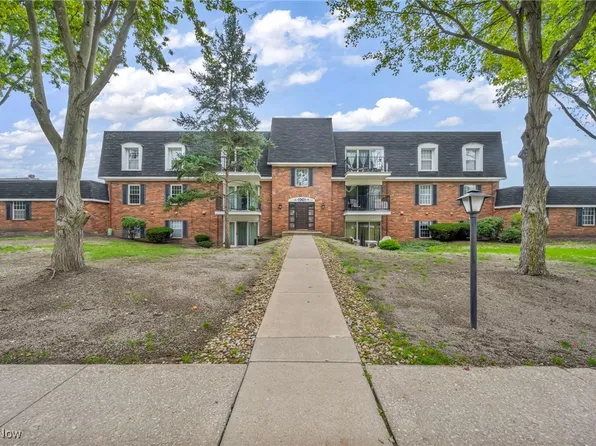 1900 King James Pkwy APT 204, Westlake, OH 44145