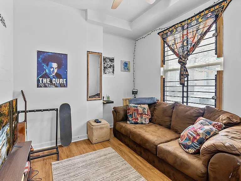 1623 Edgley St — Photo 3