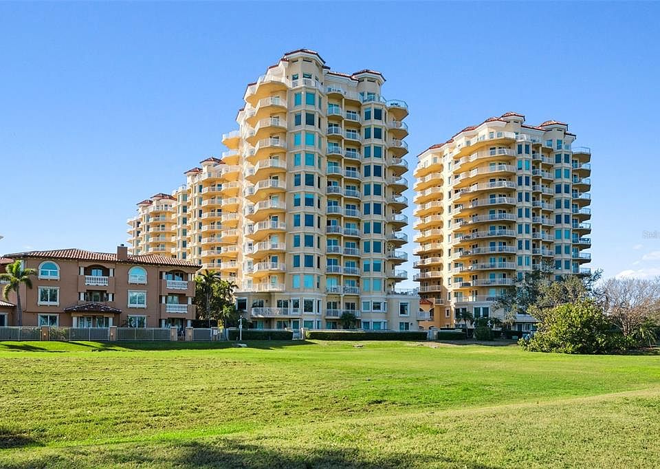1st image of 555 5TH AVENUE NE #743