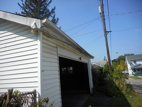 4th image of 3807 E 3rd St
